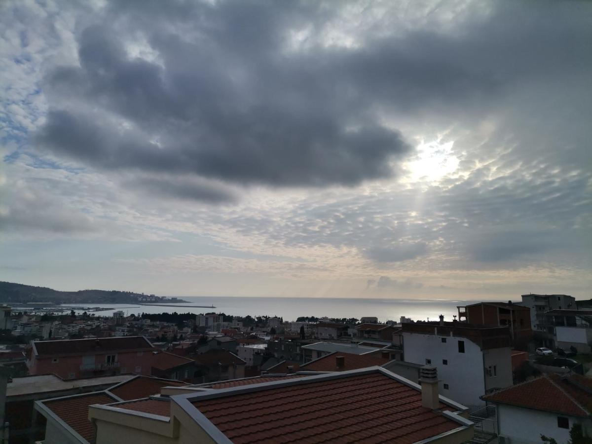Apartments Lux Seaview Бар Екстериор снимка
