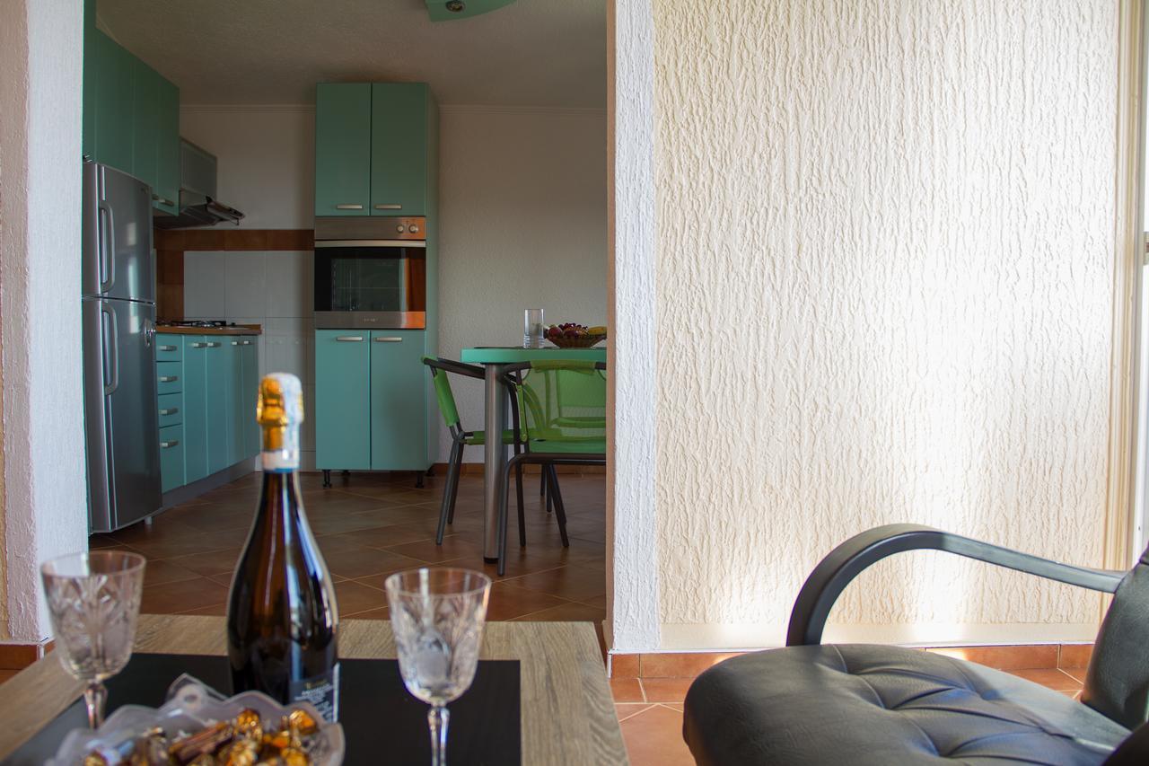 Apartments Lux Seaview Бар Екстериор снимка